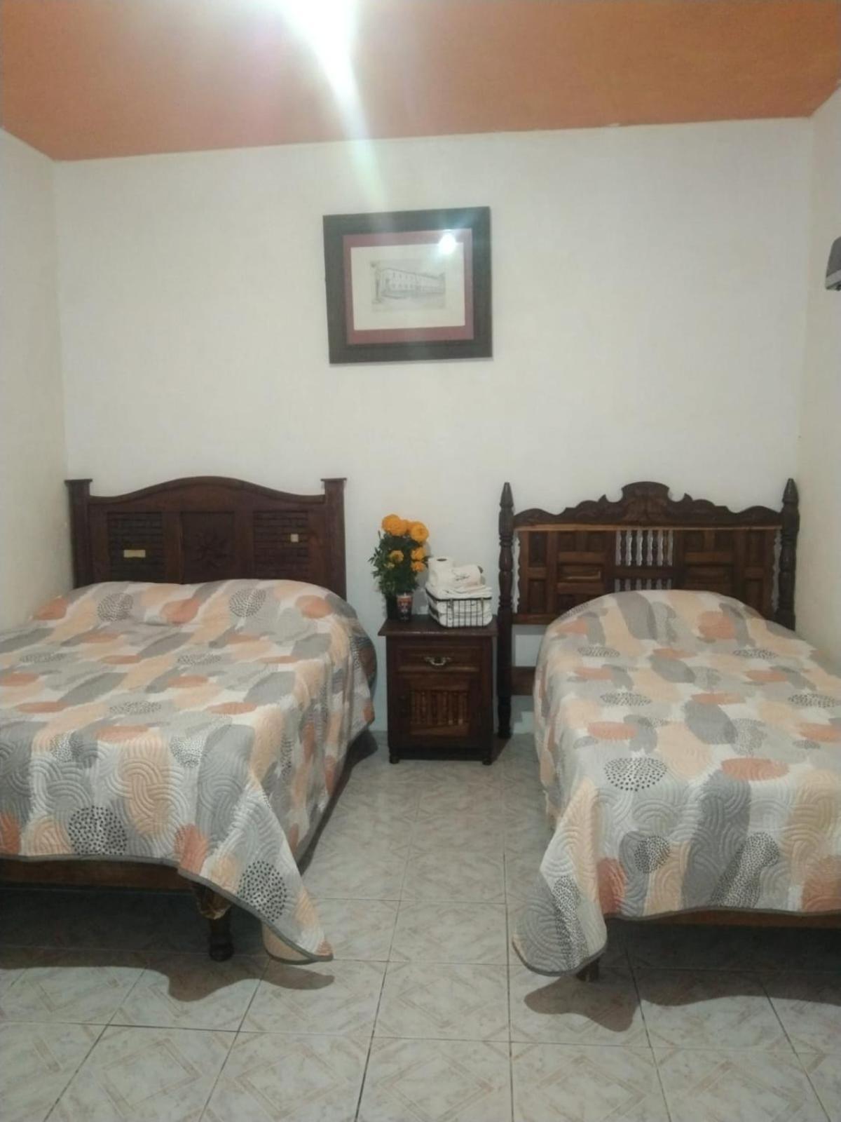 Casa Petirrojo - Habitaciones En Pátzcuaro מראה חיצוני תמונה